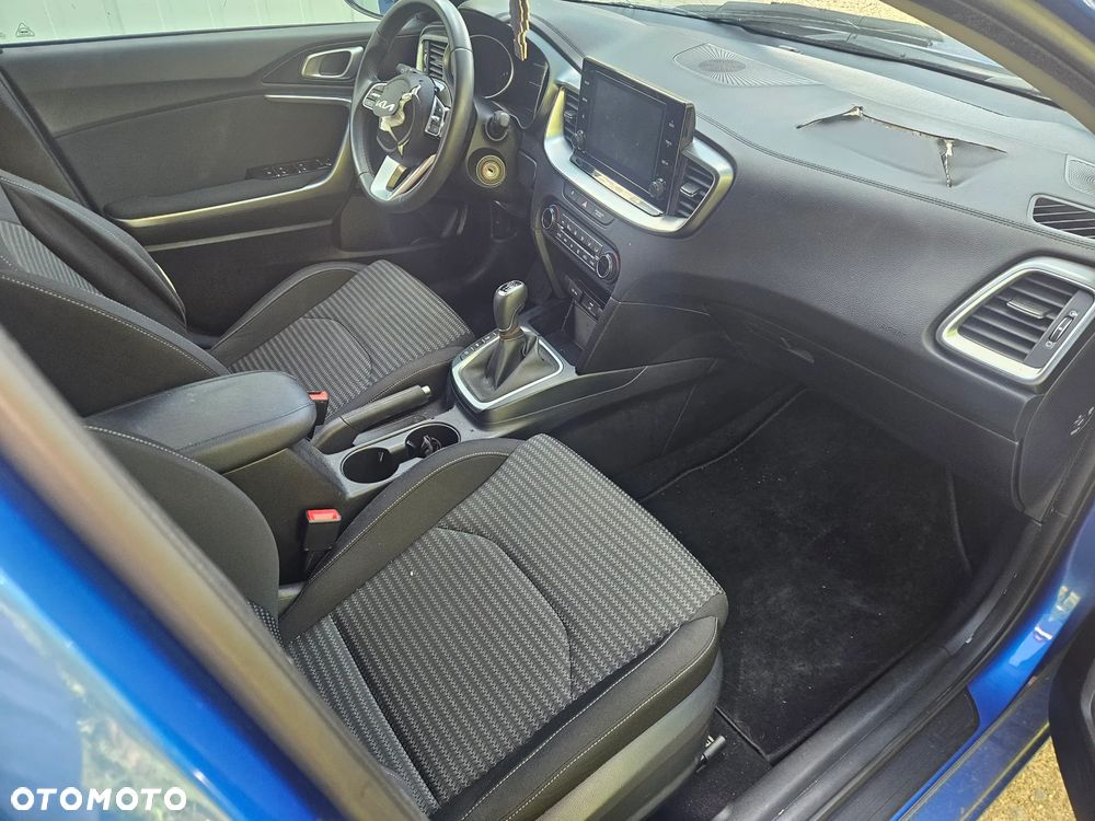 Kia Ceed - 24