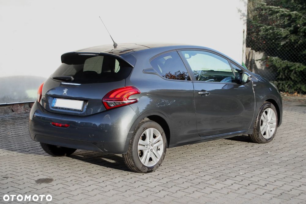 Peugeot 208 1.6 BlueHDi Allure S&S - 7