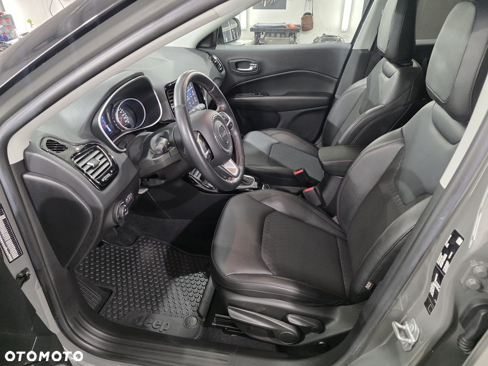Jeep Compass 1.3 T-GDI I4 Automatik Limited - 32