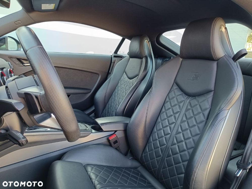Audi TT S Coupé - 27