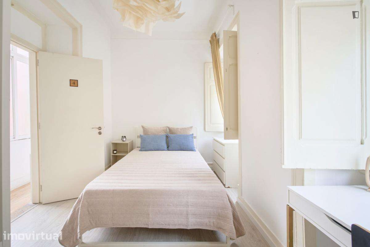 Quarto - localizado em Alameda Lisbon - Grande imagem: 4/19