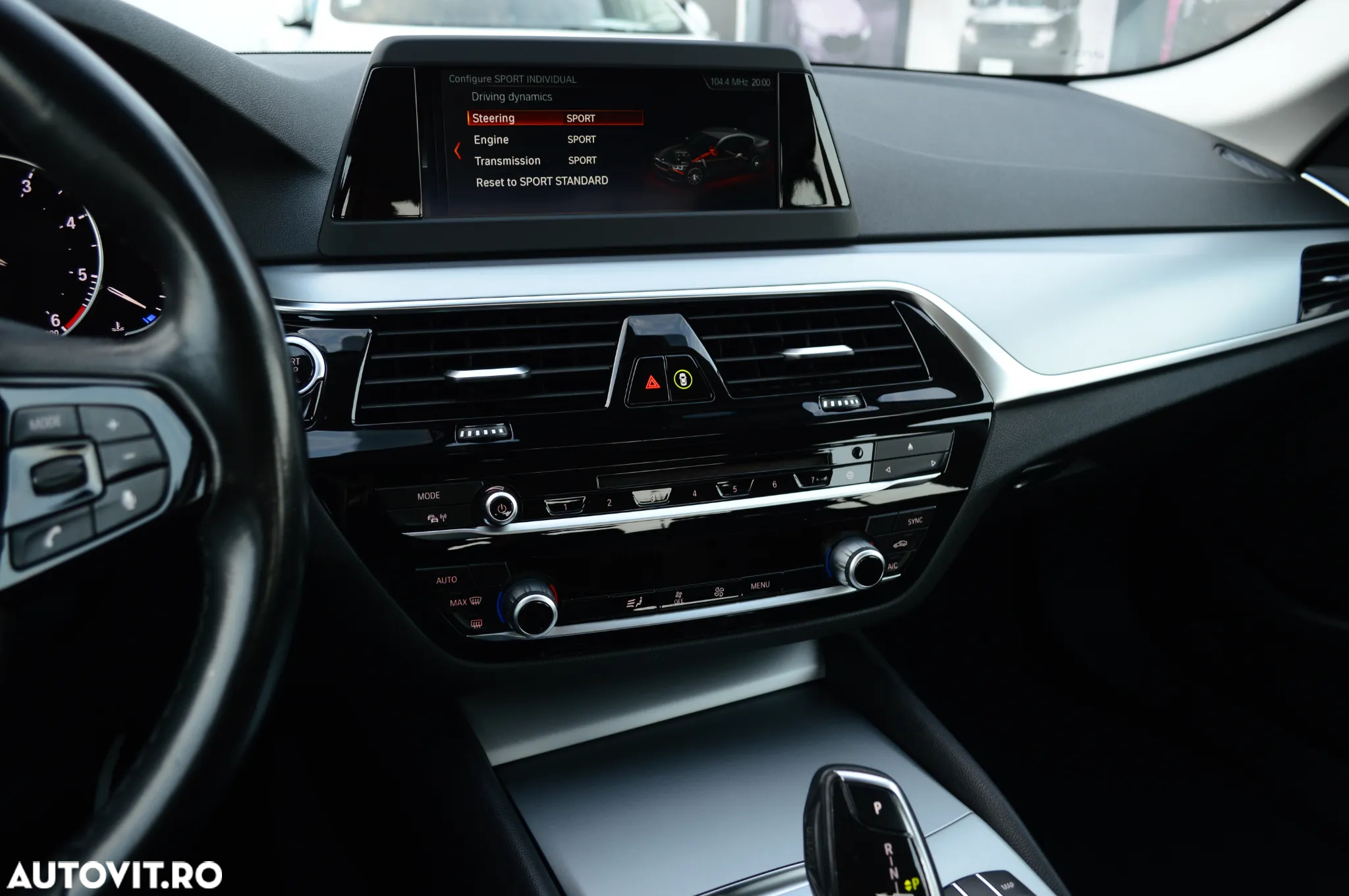 BMW Seria 5 520d xDrive Aut. - 31