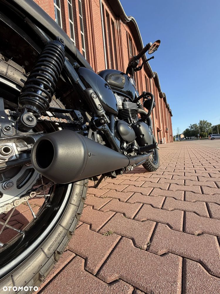 Triumph Bonneville - 19