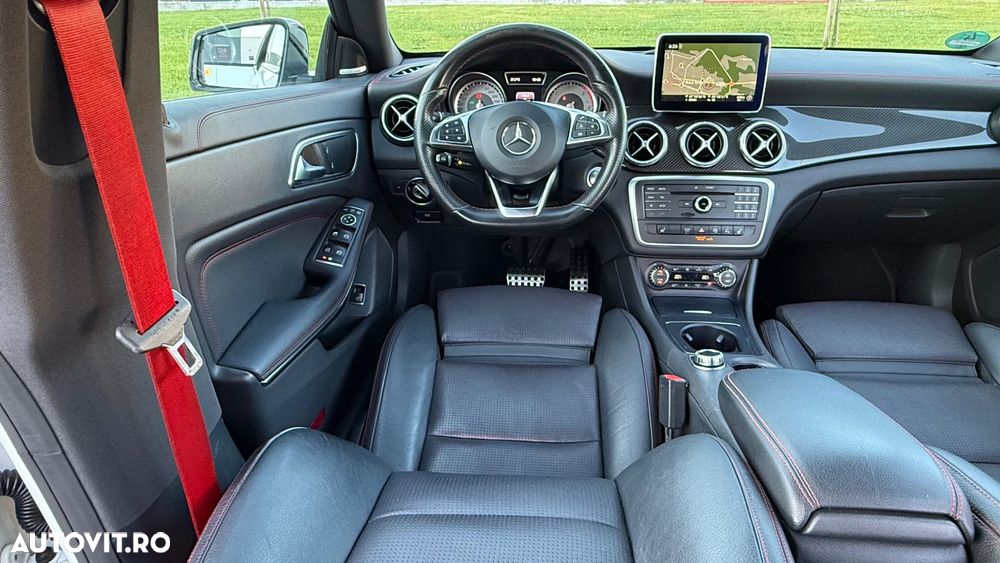 Mercedes-Benz CLA 220 d Shooting Brake 4Matic 7G-DCT AMG Line - 10