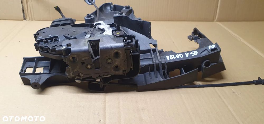 Zamek prawy przód przedni Volvo V50 30753664 - 3