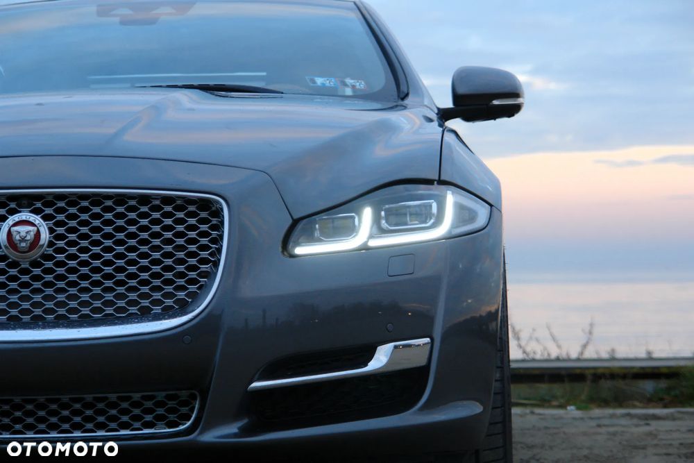 Jaguar XJ 3.0 T AWD LWB Premium Luxury - 6