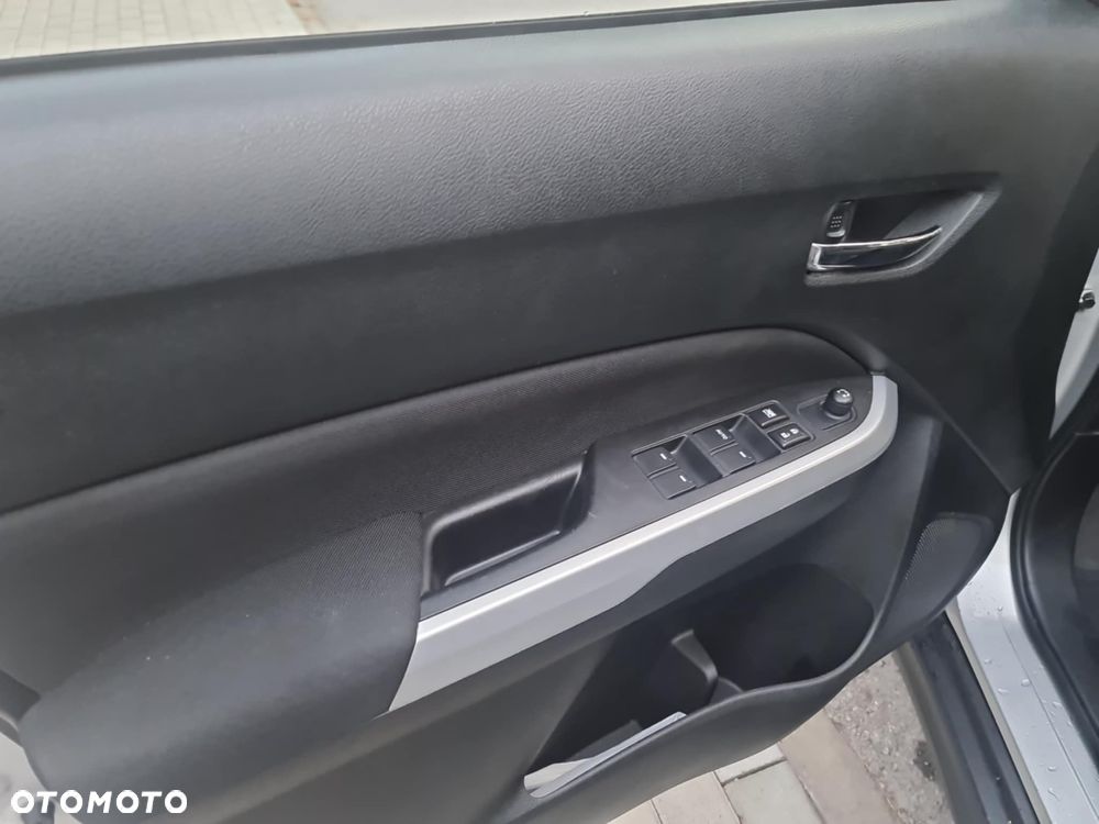 Suzuki Vitara 1.6 (4x2) Comfort+ - 16