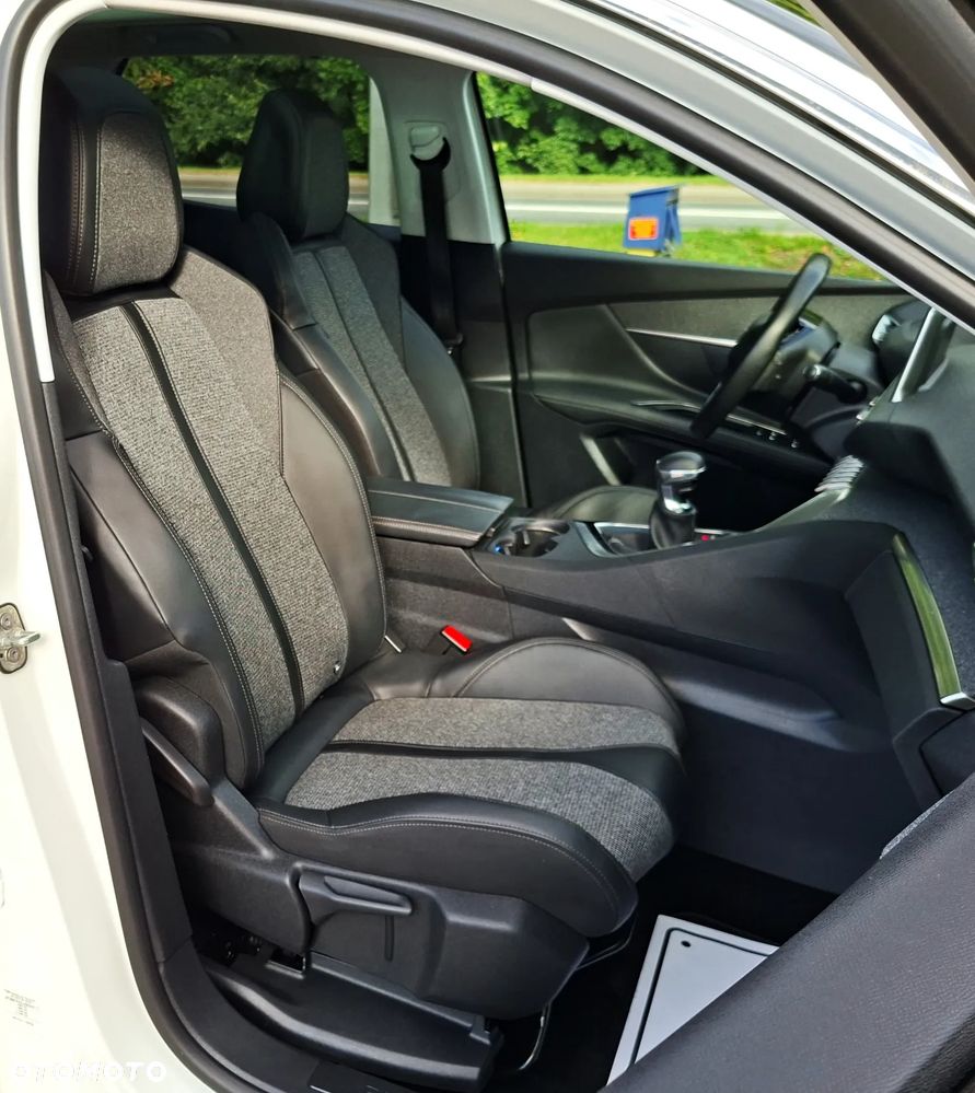 Peugeot 3008 BlueHDi 130 Stop & Start Allure - 23