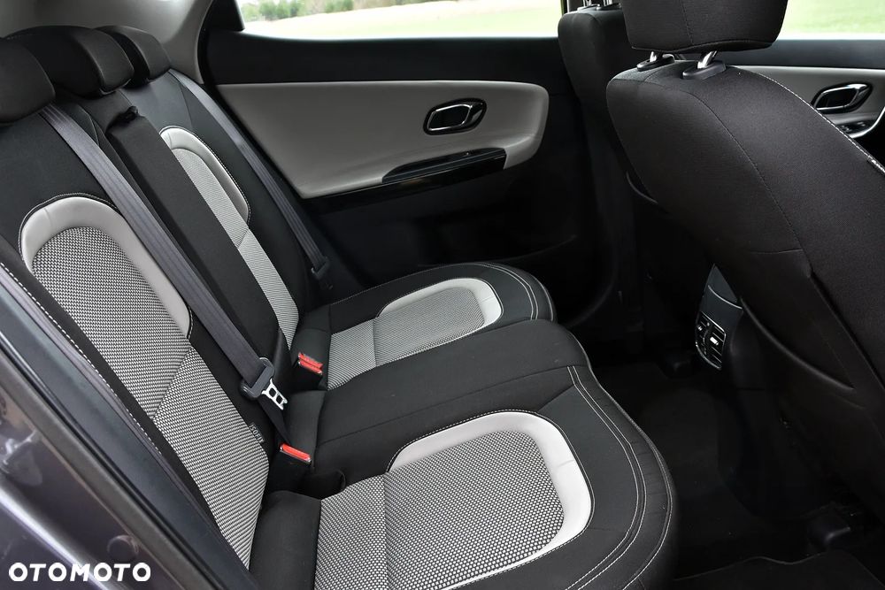 Kia Ceed 1.6 GDI XL DCT - 23