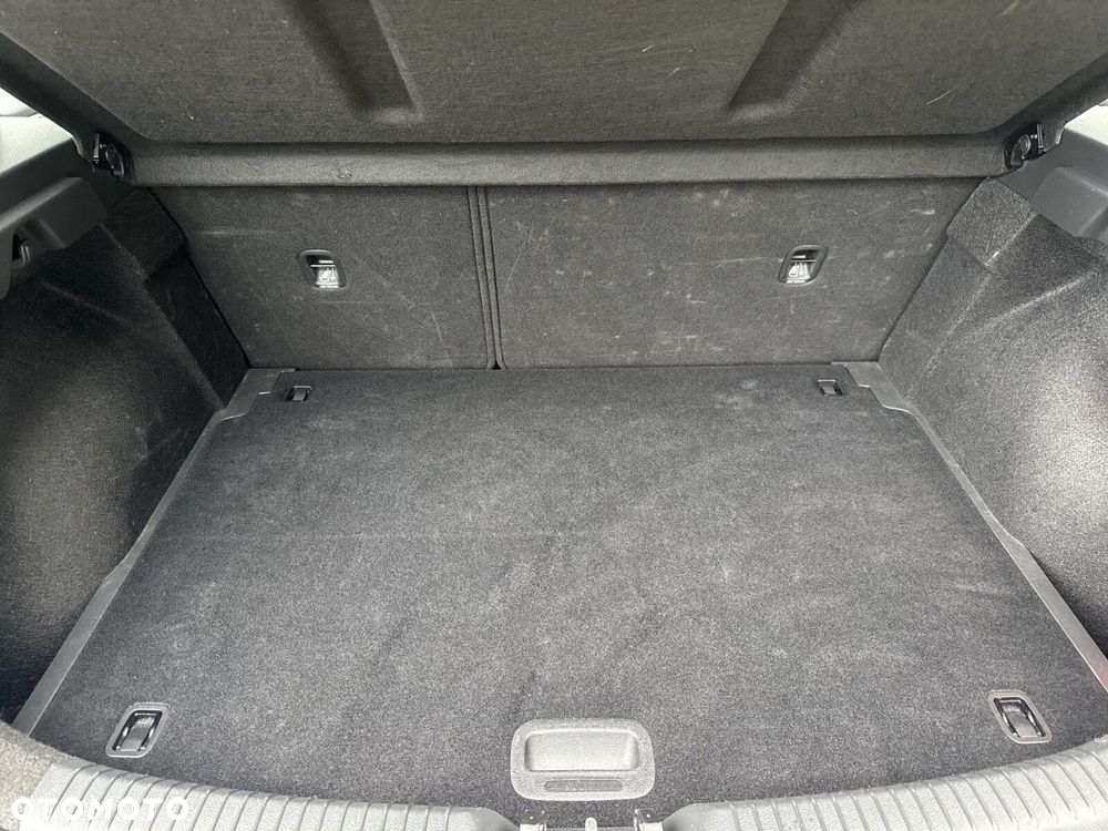 Hyundai i30 1.5 DPI Classic + - 18