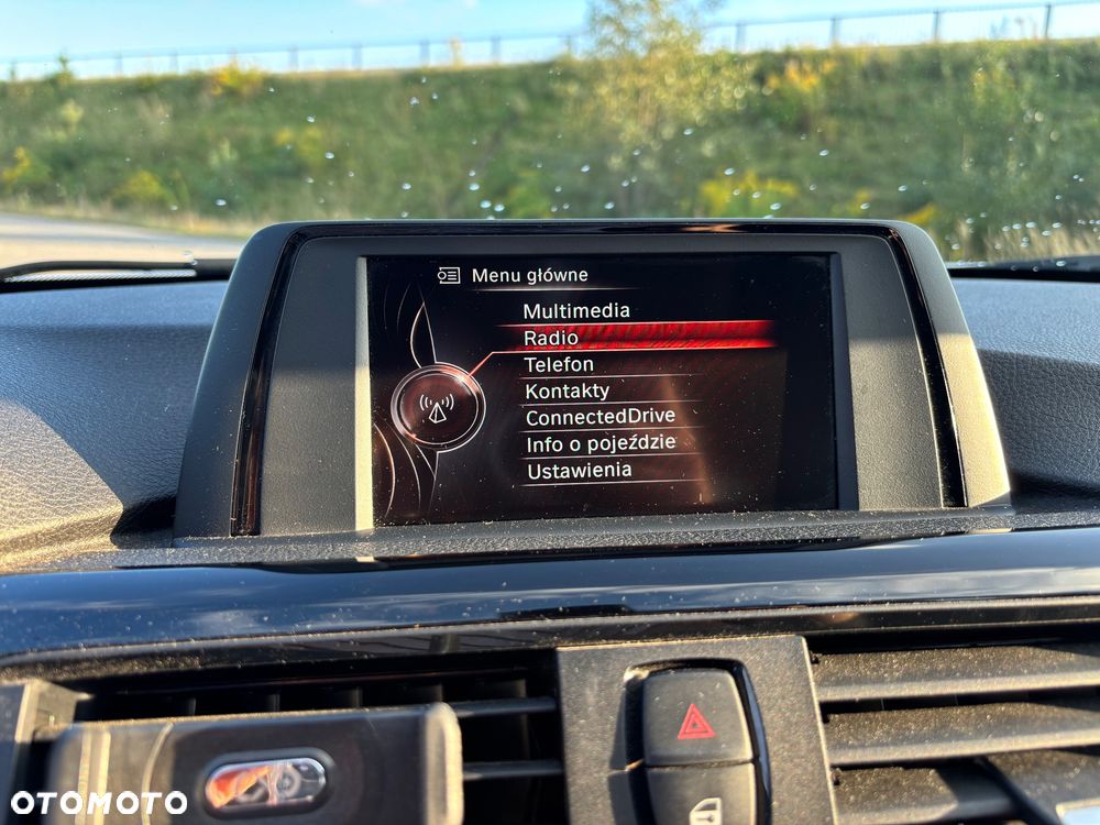 BMW Seria 3 318d Sport Line - 13
