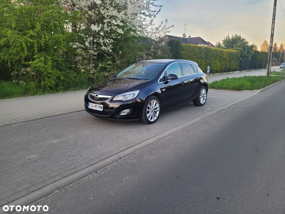 Opel Astra 1.6 Turbo Edition - 2