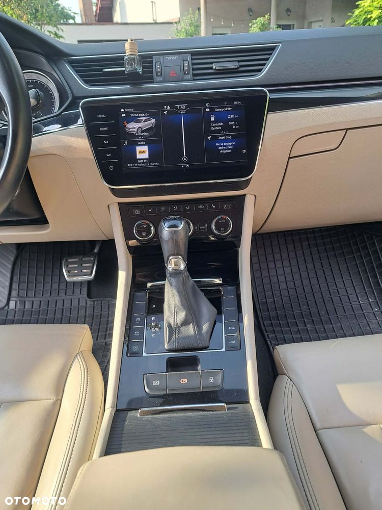 Skoda Superb 2.0 TDI SCR L&K DSG - 17