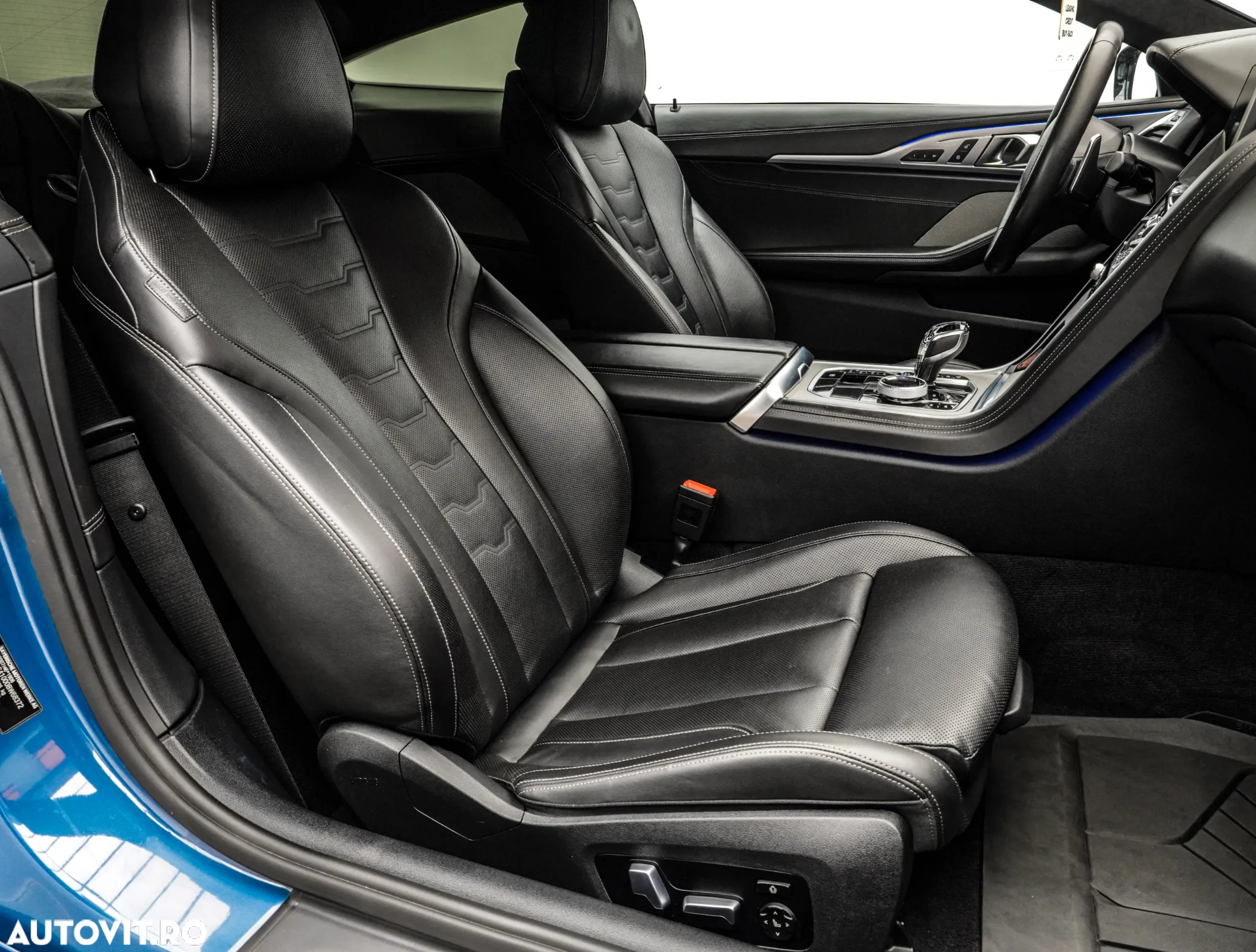 BMW M8 M850i xDrive AT - 14