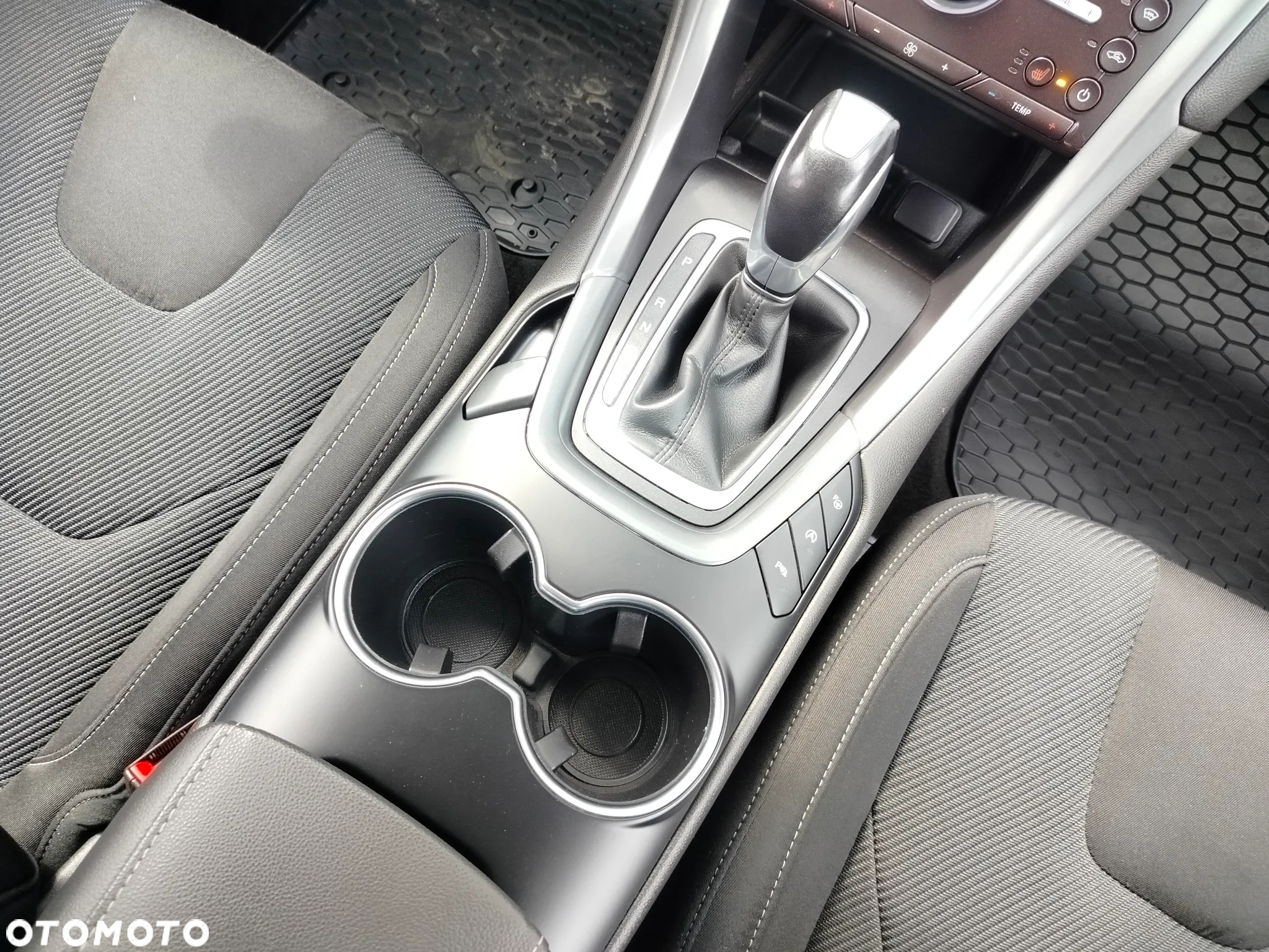 Ford Mondeo 2.0 TDCi Titanium PowerShift - 27