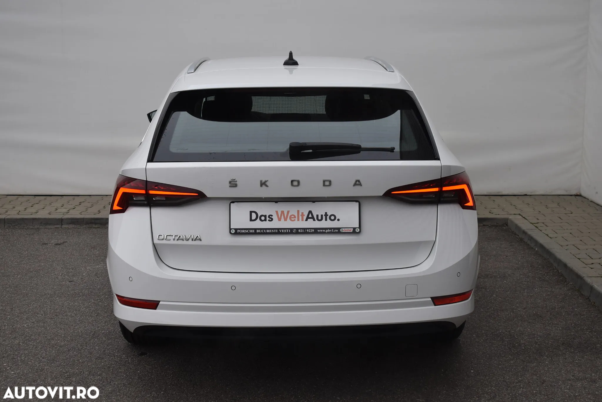 Skoda Octavia 2.0 TDI DSG Clever - 6