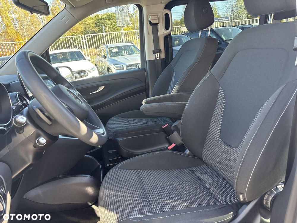 Mercedes-Benz Klasa V - 17