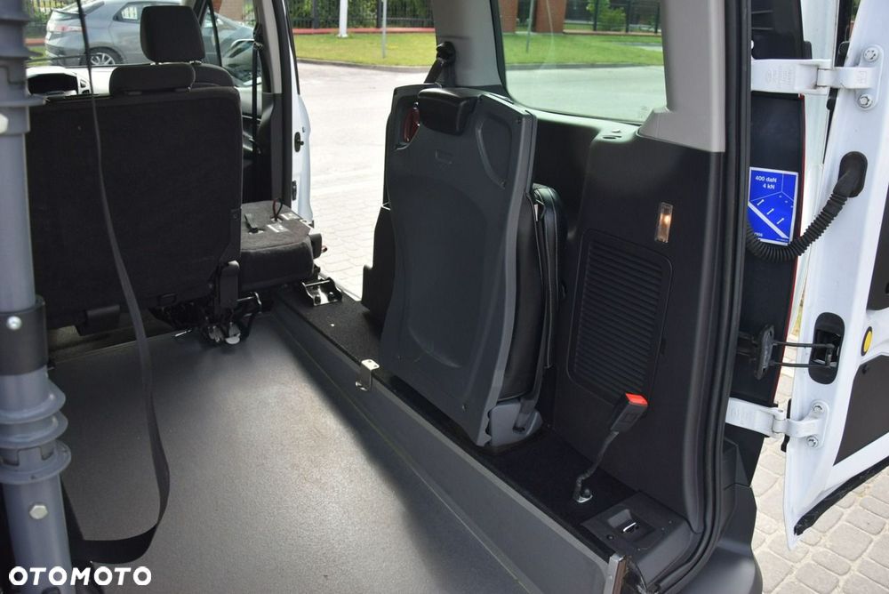 Ford Tourneo Connect Grand - 28