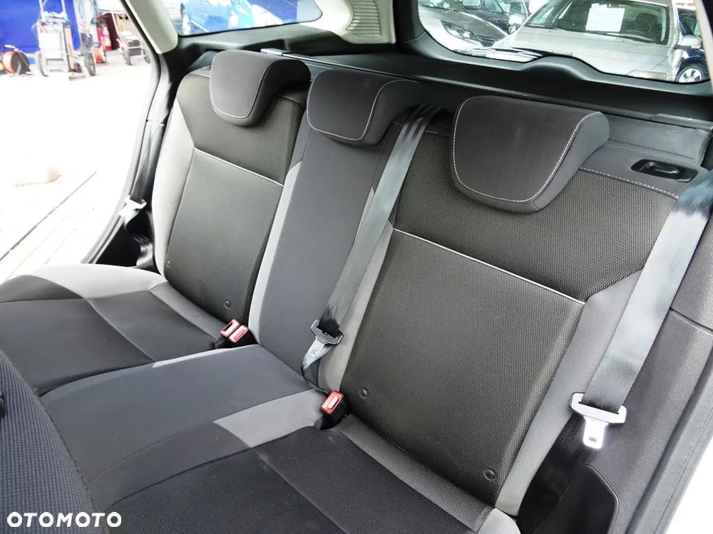 Ford Focus SW 1.6 TDCi Silver X - 17