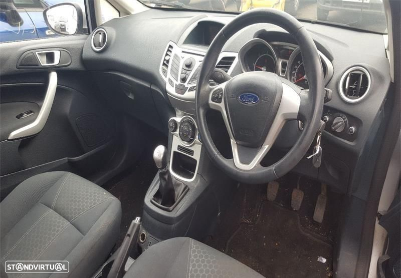 Ford Fiesta mk6 1.4 TDCI de 2011 disponível para peças - 5