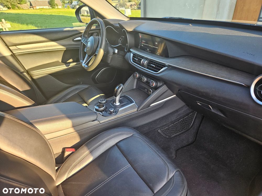 Alfa Romeo Stelvio 2.0 Turbo 16V AT8-Q4 Lusso - 12