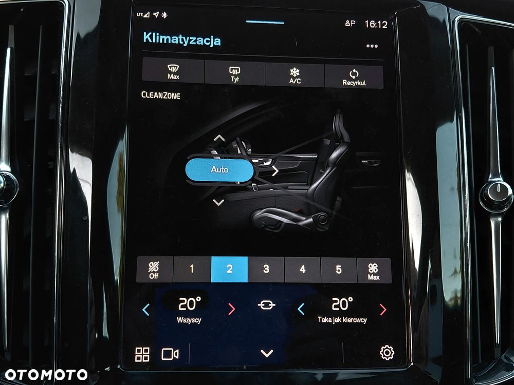 Volvo XC 60 B4 D AWD Geartronic Momentum - 32