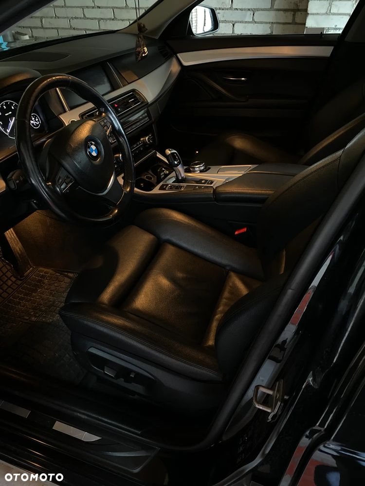 BMW Seria 5 520d xDrive - 9