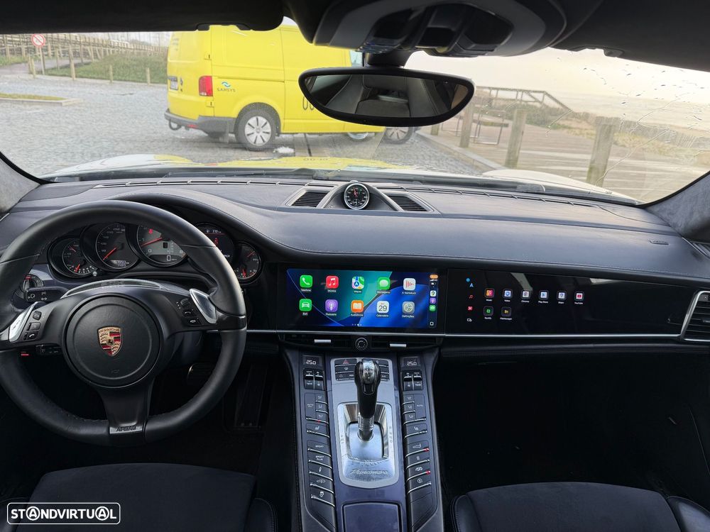 Porsche Panamera GTS PDK - 13
