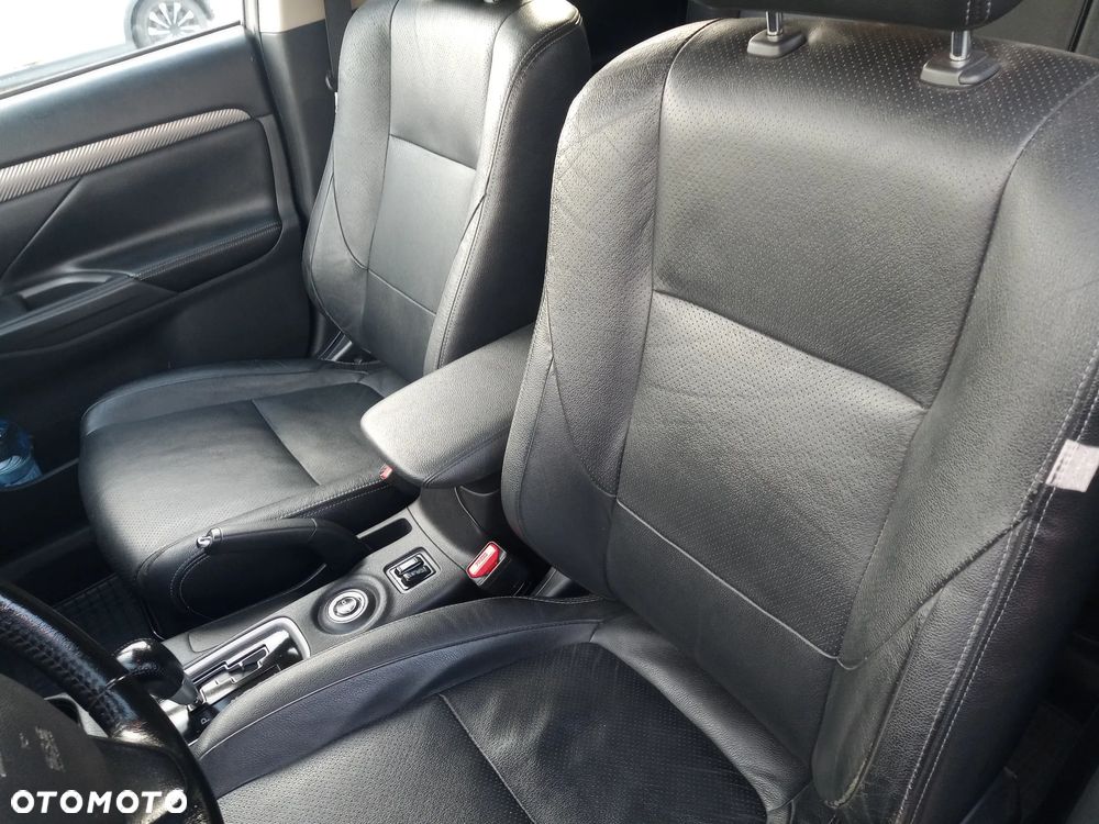 Mitsubishi Outlander - 29