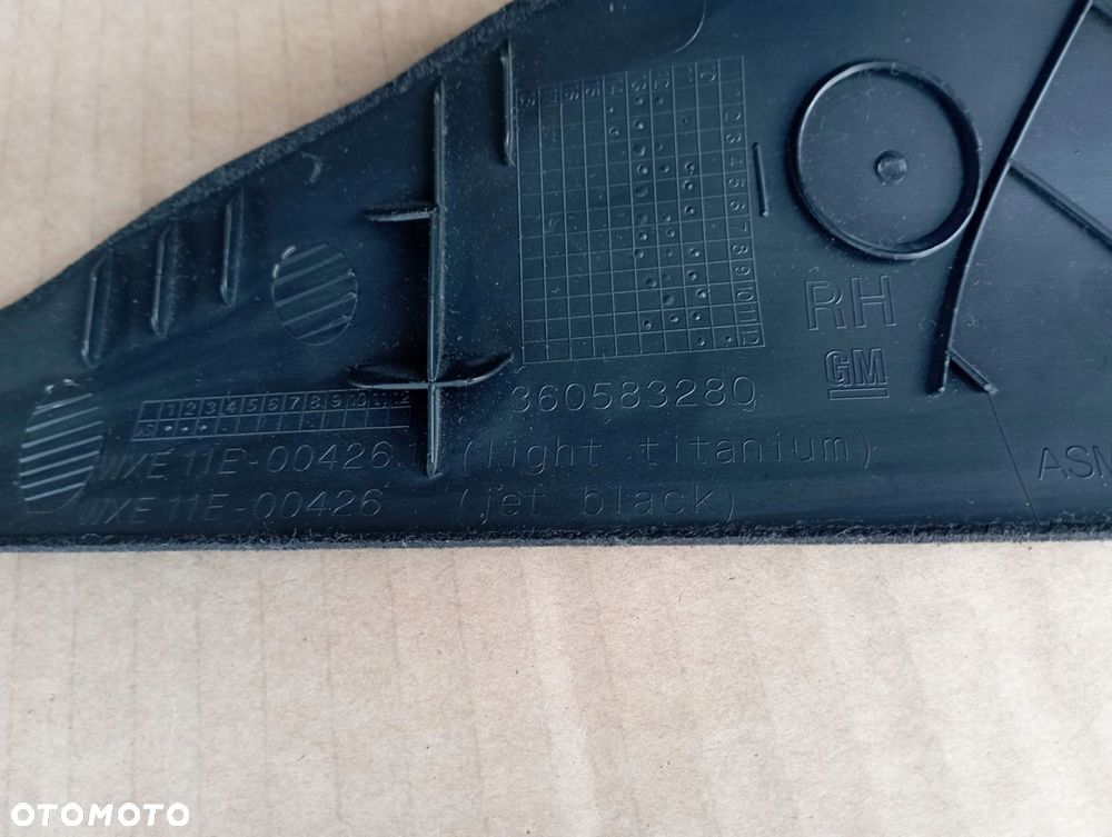 OPEL ASTRA J GTC OSŁONA SŁUPKA PRZÓD PRAWA PRZEDNIA CZARNA 13259125 - 4
