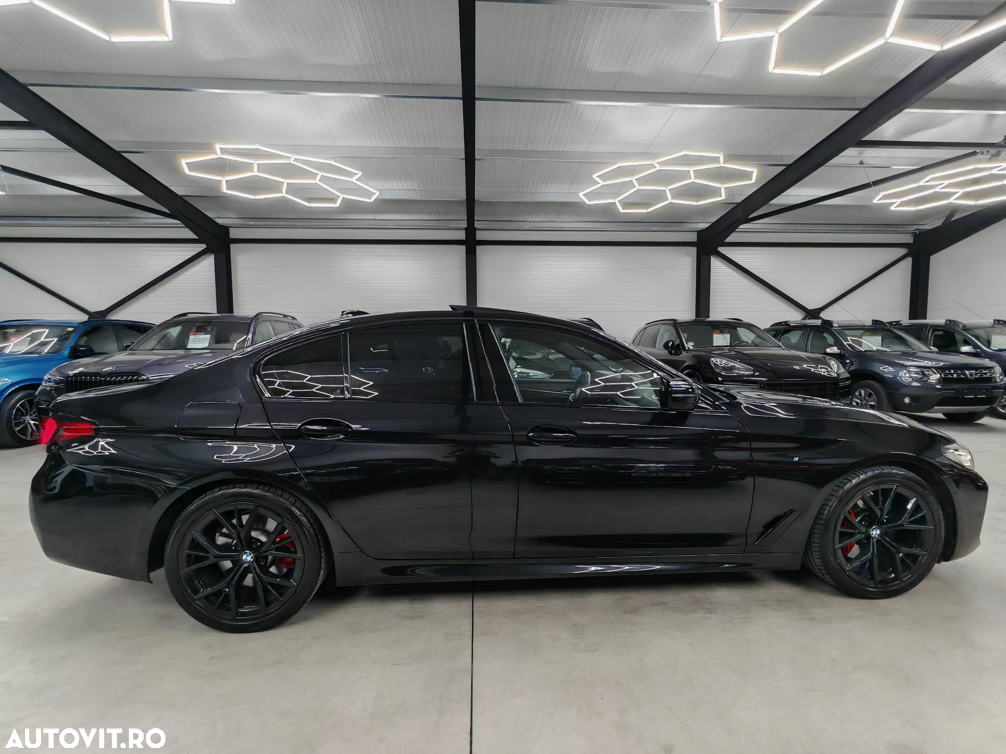 BMW Seria 5 530i Aut. M Sport Edition - 29