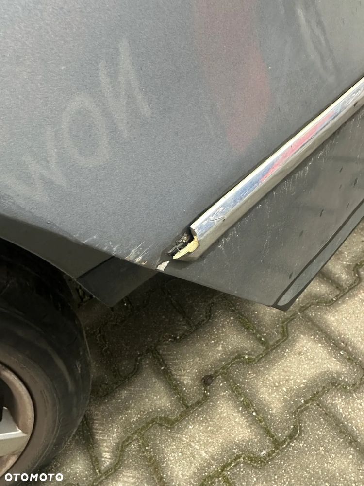 VW PASSAT B6 KOMBI LA7T DRZWI PRAWE TYLNE KOMPLETNE - 4