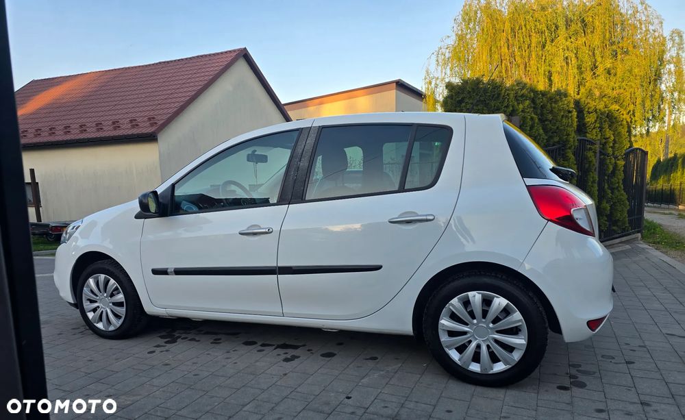 Renault Clio - 10