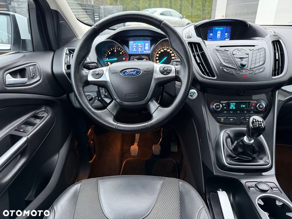 Ford Kuga 2.0 TDCi FWD Titanium Plus - 29