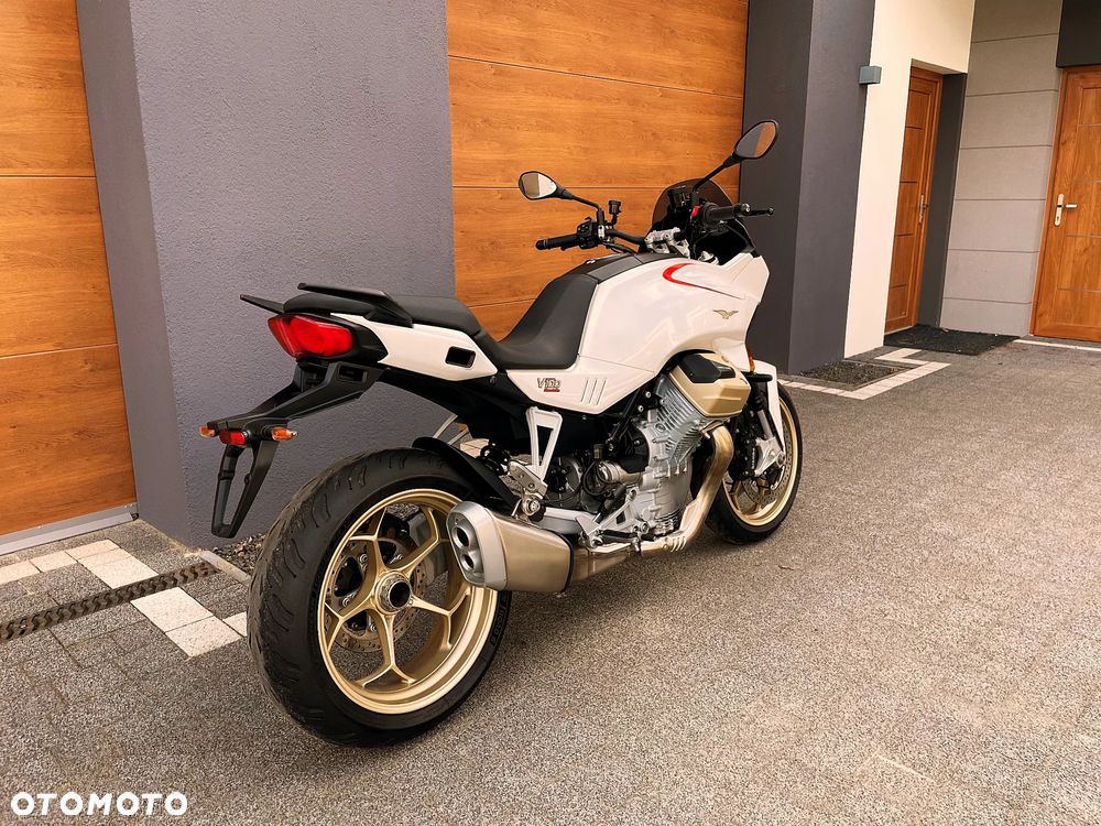 Moto Guzzi V100 Mandello - 3