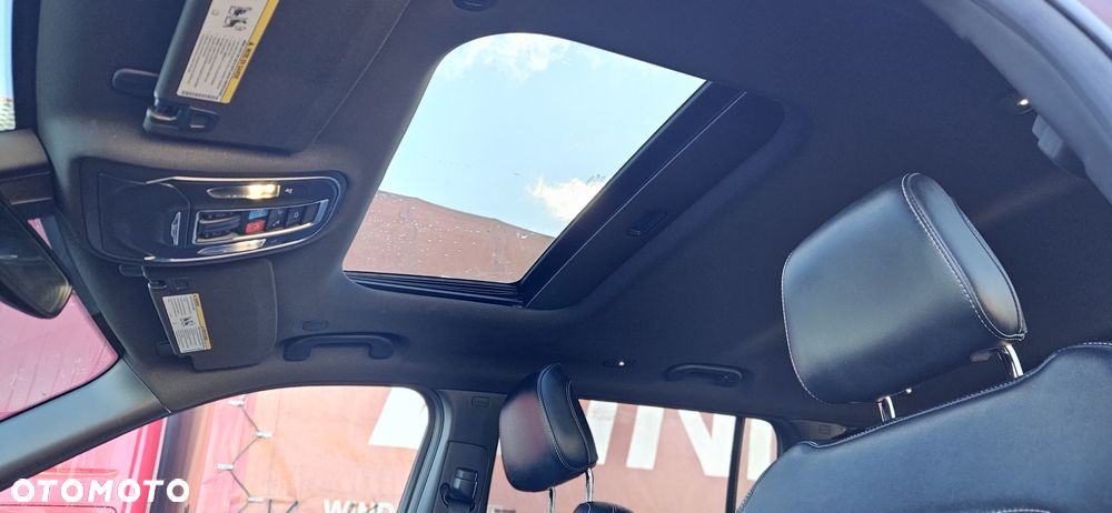 Jeep Grand Cherokee - 27