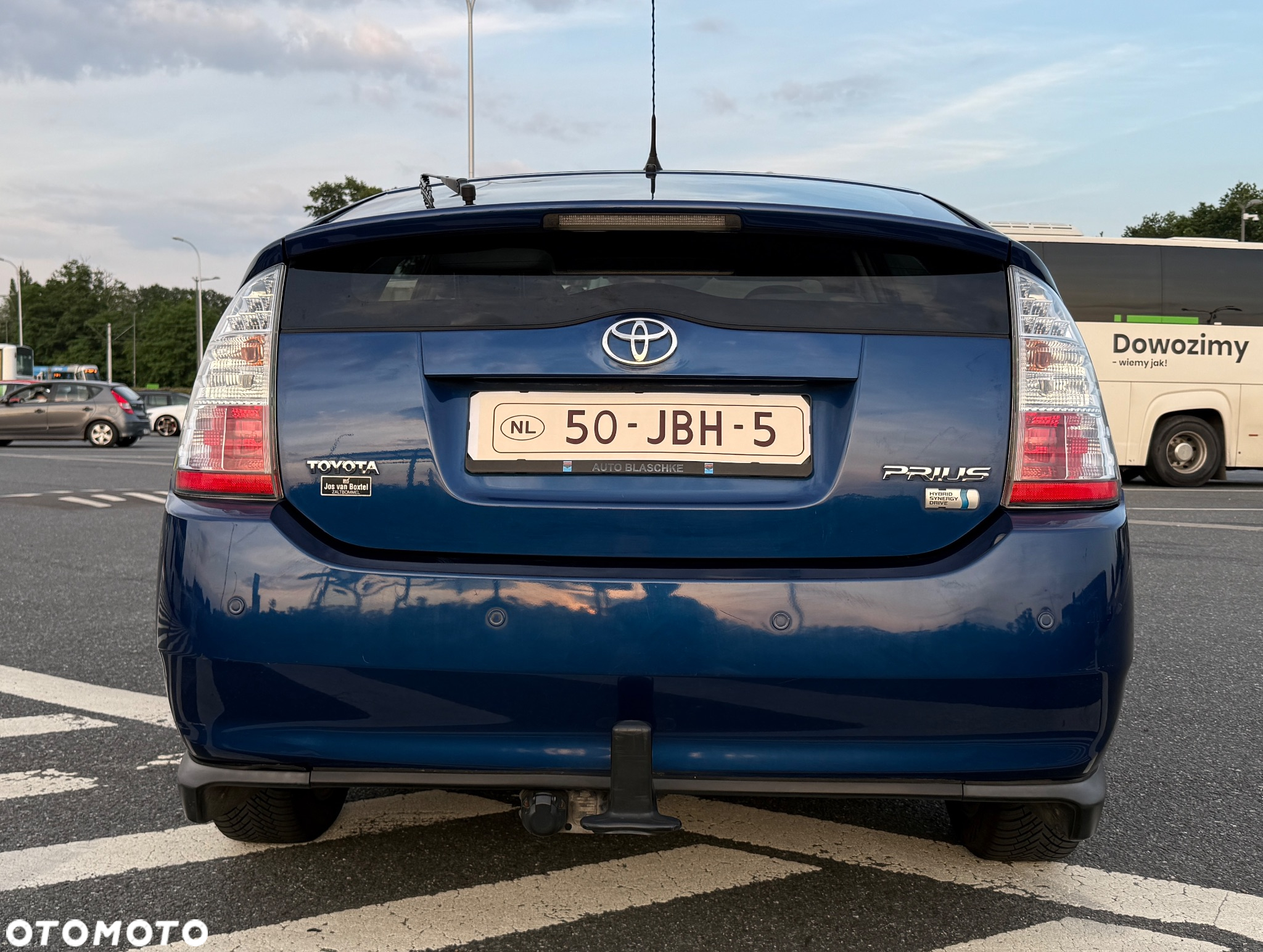 Toyota Prius - 4