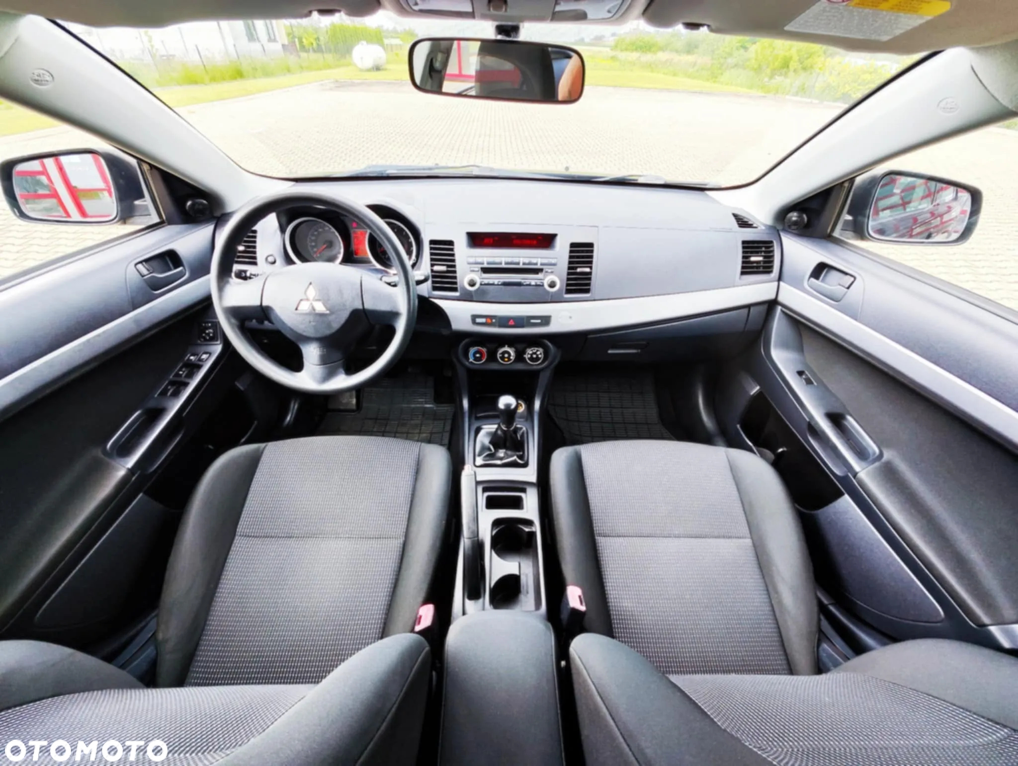 Mitsubishi Lancer 1.5 Inform - 10