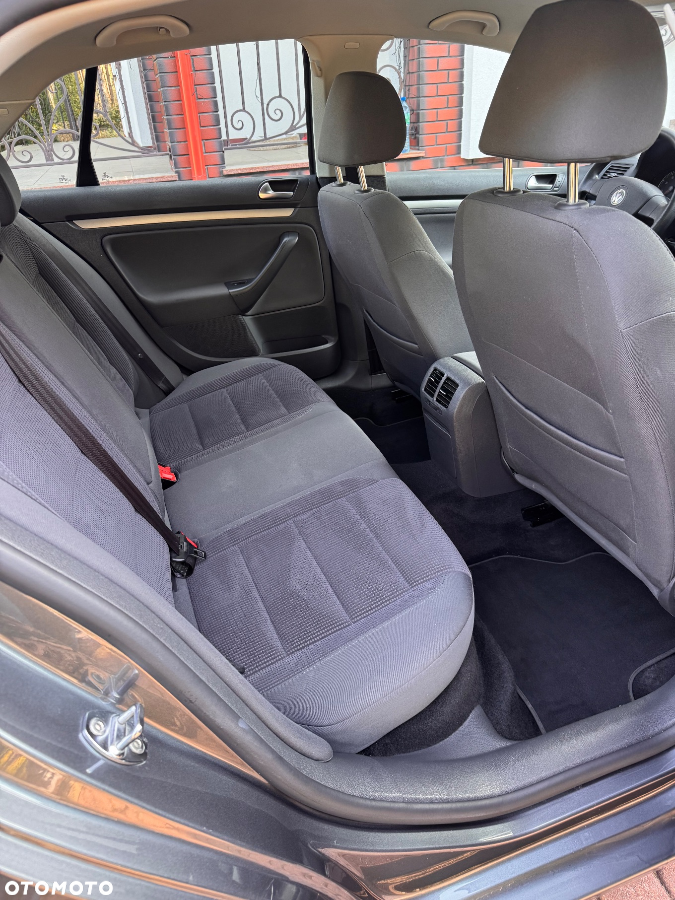 Volkswagen Jetta 1.6 FSI Trendline - 18