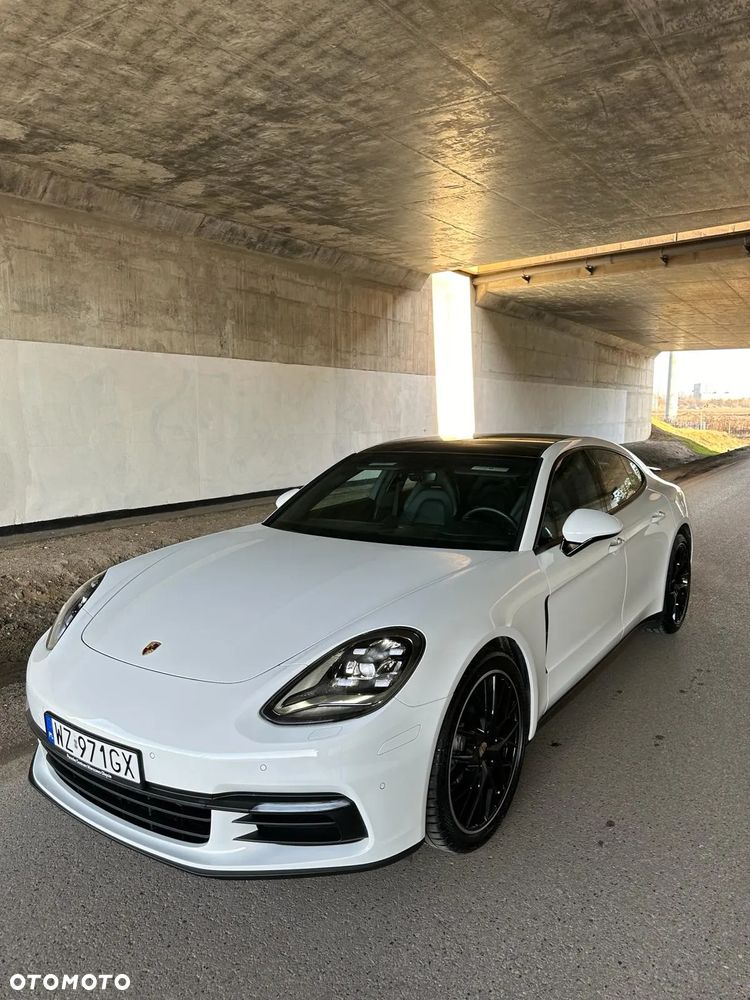 Porsche Panamera Standard - 3