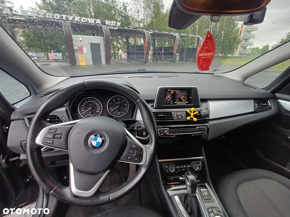 BMW Seria 2 218d - 7