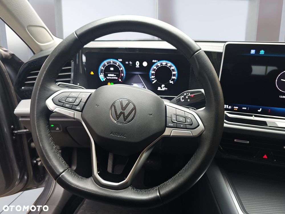 Volkswagen Passat - 13