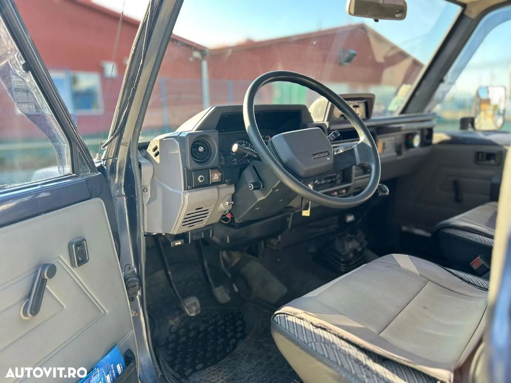 Toyota Land Cruiser - 14
