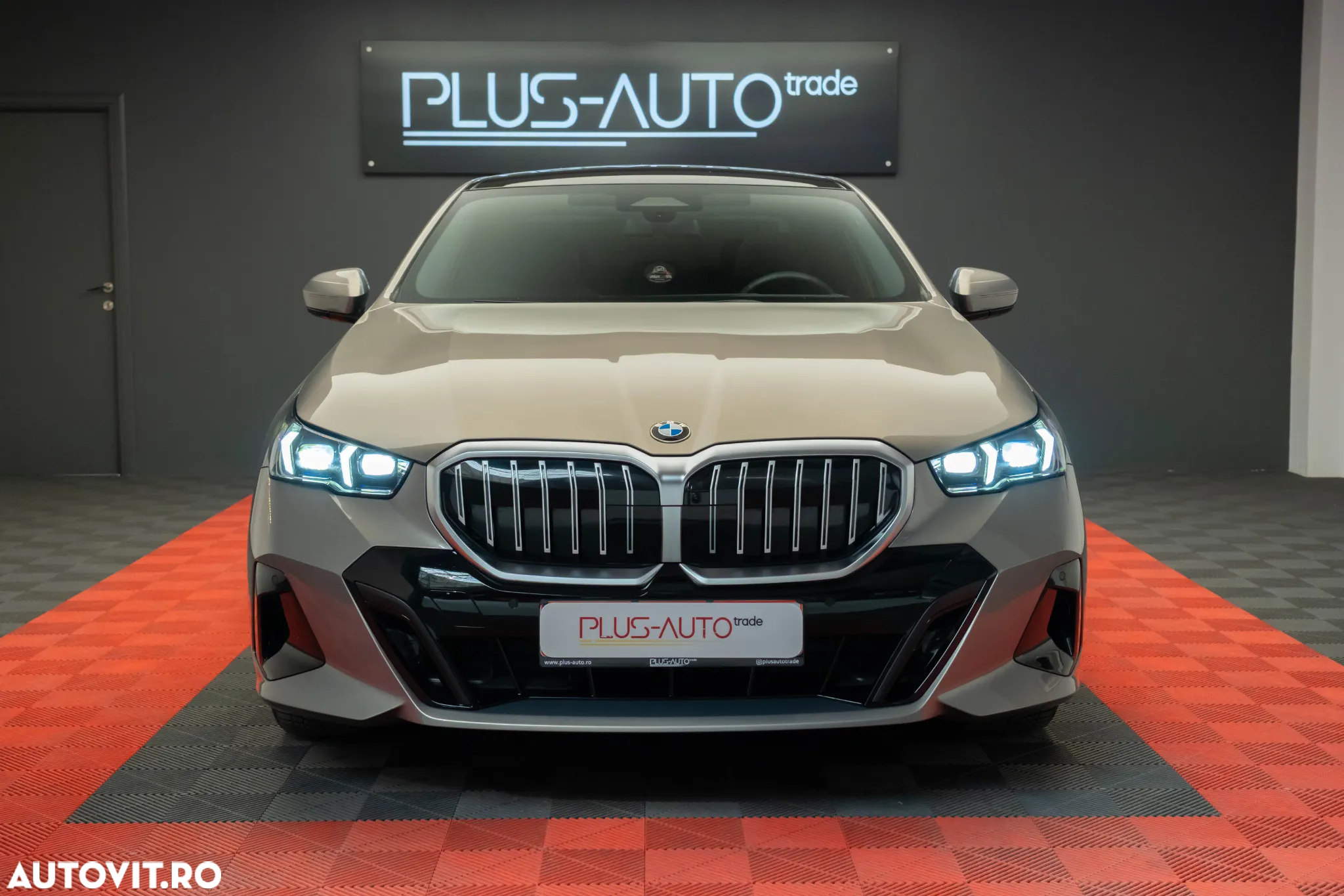 BMW Seria 5 520i Aut. - 2