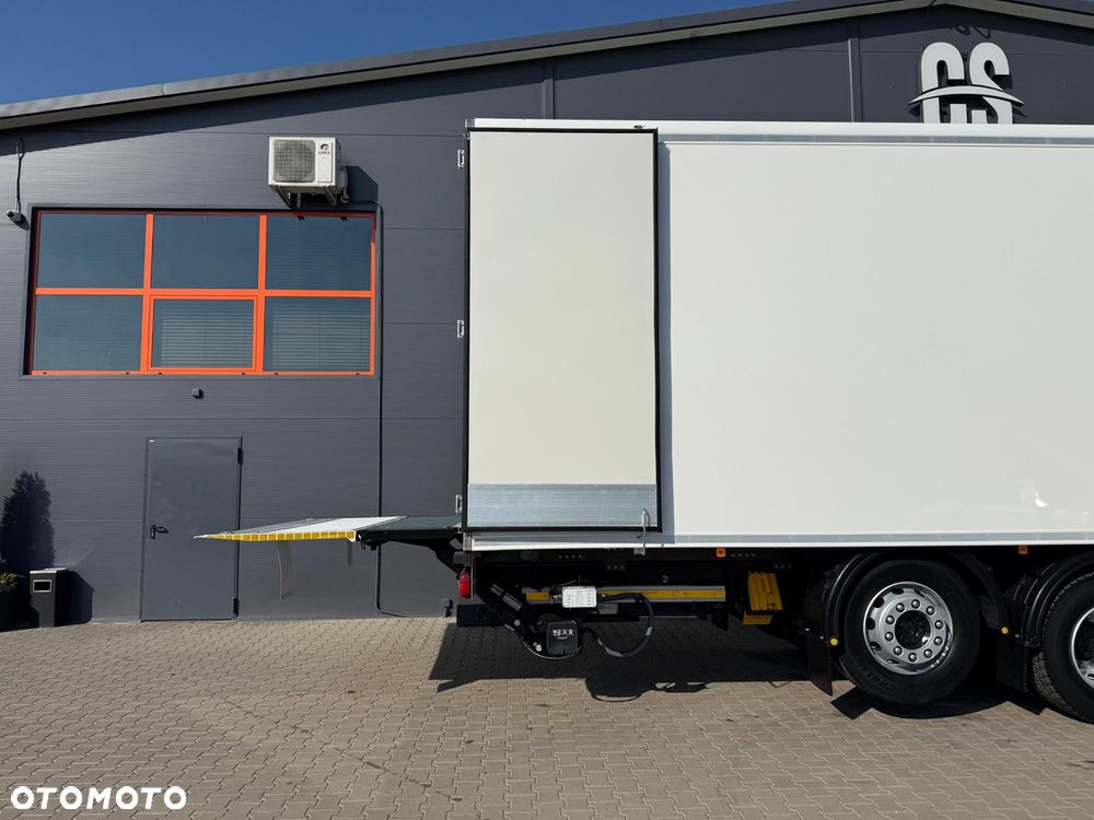 MAN TGM TGS TGX 26.320 chłodnia multitemperatura  22Epal // sypialka // oś skrętna - 15