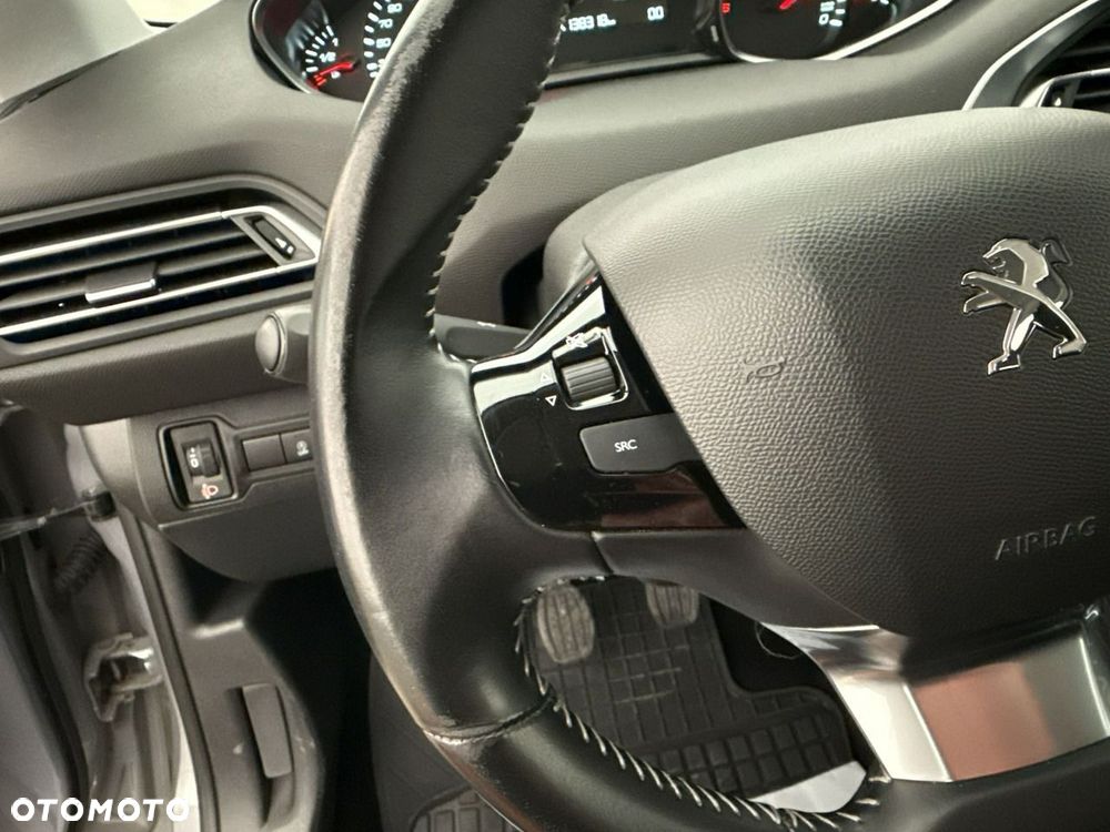Peugeot 308 - 25