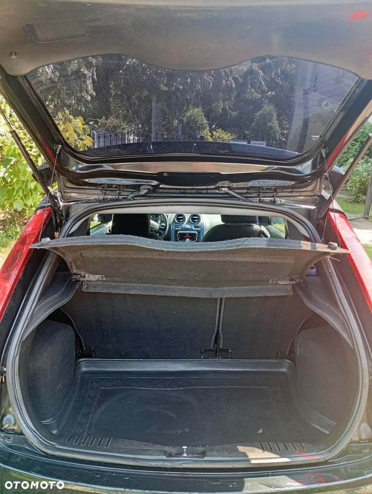 Ford Fiesta 1.3 Ambiente - 11