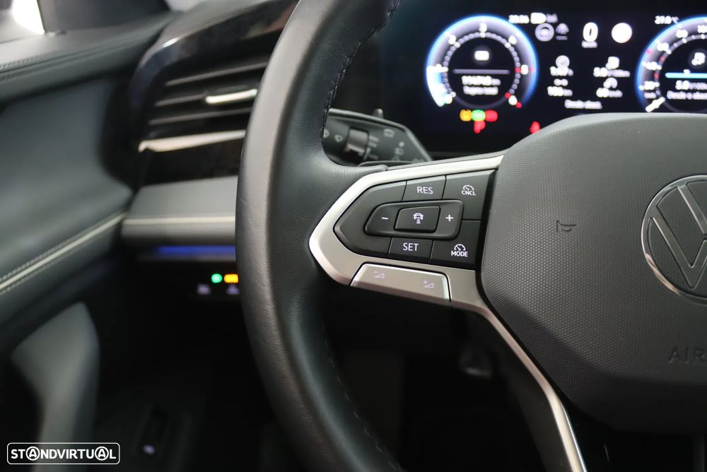 VW Passat Variant 2.0 TDI Business DSG - 11