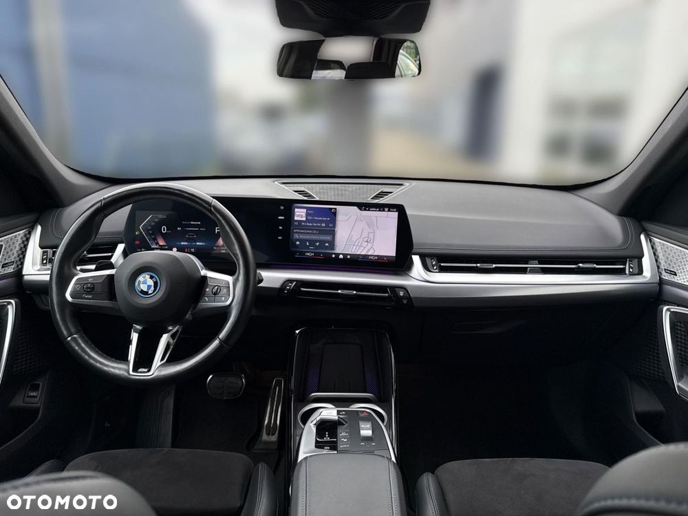 BMW iX1 - 30