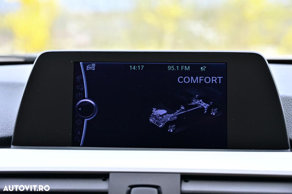 BMW Seria 3 320i Efficient Dynamics Edition - 31